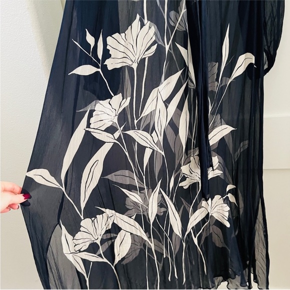 Christy Lynn •‎ Giada Dress in ginkgo print • size M - Picture 2 of 8